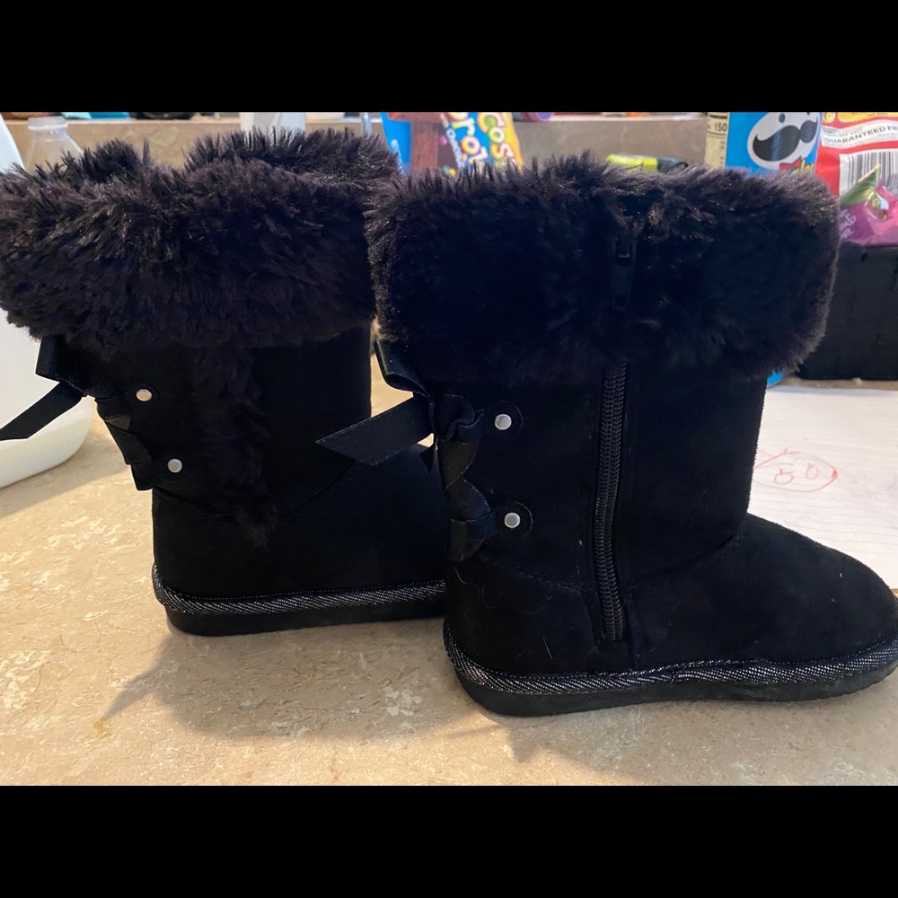 Cute toddler boots size 10